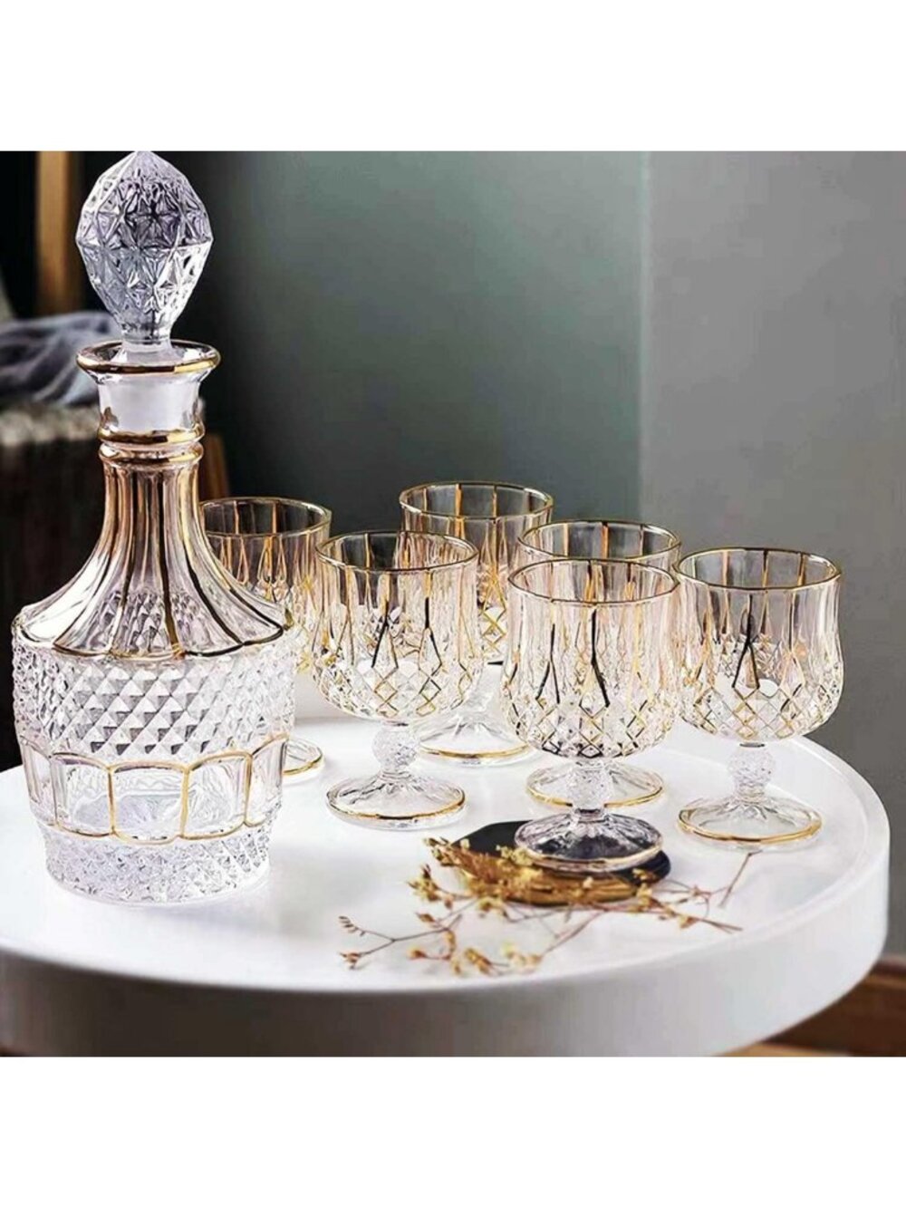Elegant Golden Design Crystal Bourbon Whiskey Decanter Set with 6 Glasses